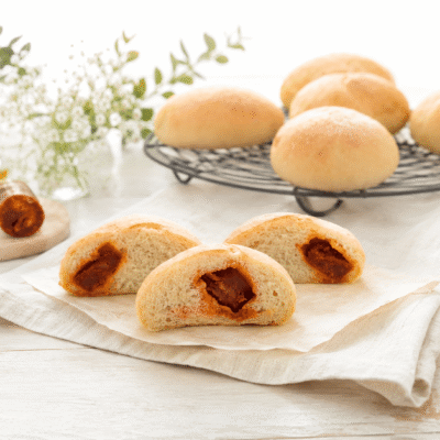 Bollos preñaos o pan con chorizo