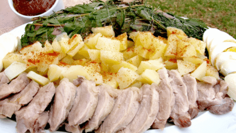 Solomillos de cerdo con hierbas a la sal con chutney de mango