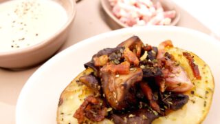 Crema de champiñones y patatas con níscalos y bacon