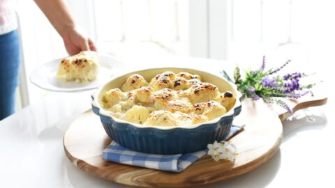 Coliflor gratinada con bechamel y bacon, deliciosa