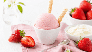 Helado de fresas con mascarpone