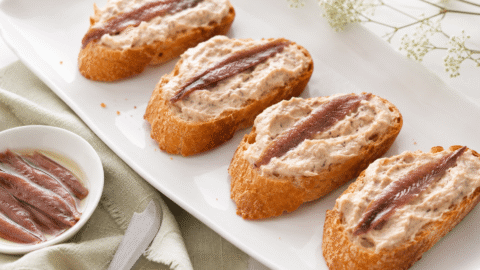 Crema de bonito y anchoas para tus pinchos