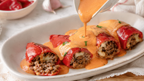 Pimientos del piquillo rellenos: carne y queso