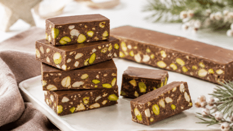 Turrón de chocolate y frutos secos
