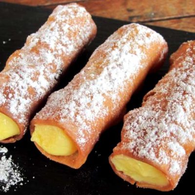 Cañas rellenas de crema, receta tradicional Gallega
