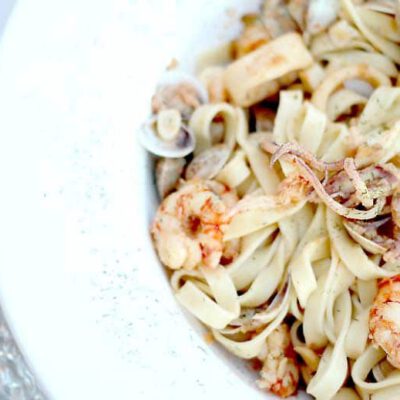 Pasta fresca con frutos del mar