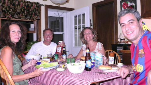 Anna y Xavi con sus amigos en New Yersey