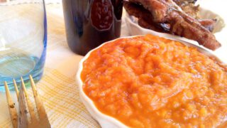 Aderezo de tomate caliente para carnes a la barbacoa