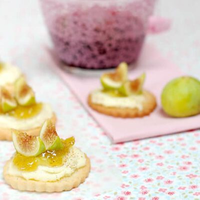 Galletas de mantequilla con higos y mascarpone