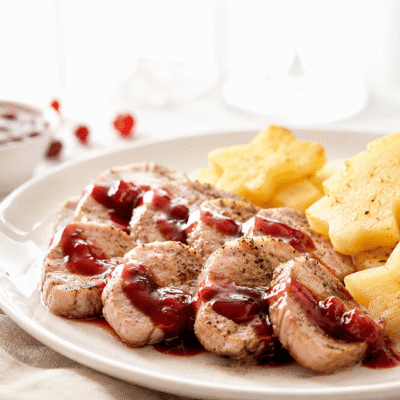 Solomillo ibérico en salsa de frutos rojos