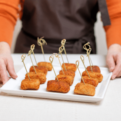 Croquetas de pollo a mano