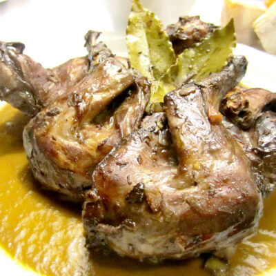 Conejo marinado