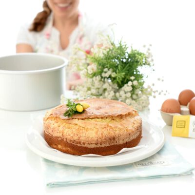 Bizcocho casero de nata con costra de azúcar en Thermomix®