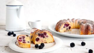 Bizcocho de moras silvestres