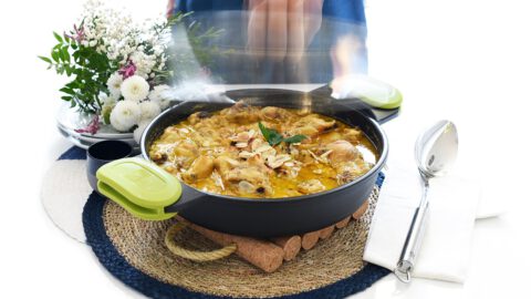Pollo en pepitoria en cacerola