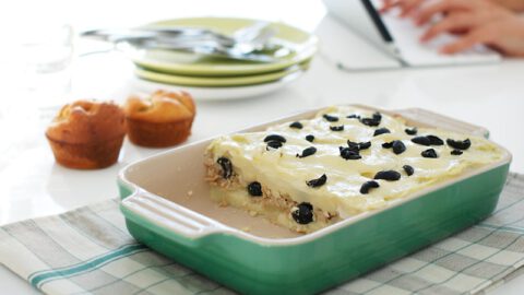 Pastel de puré de patata y atún con aceitunas