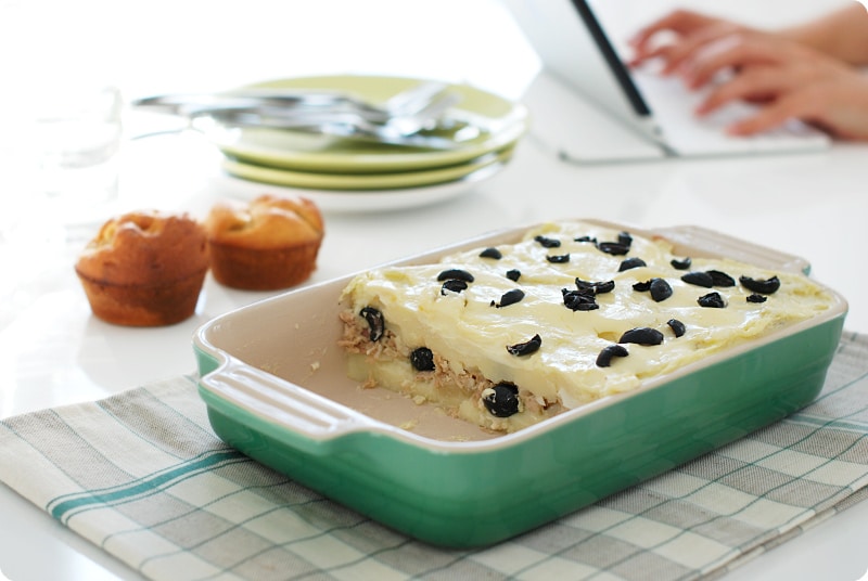 Pastel de puré de patata y atún con aceitunas