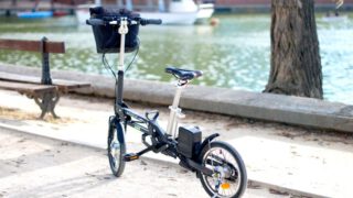 De paseo en bicicleta eléctrica