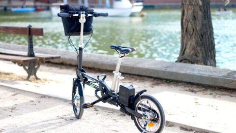 De paseo en bicicleta eléctrica