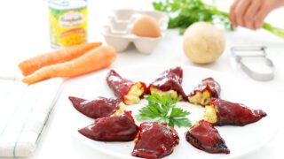 Pimientos del piquillo caramelizados y rellenos de ensaladilla