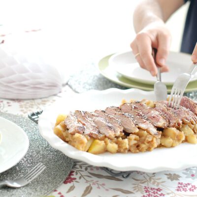 Pluma ibérica con compota de manzanas y castañas