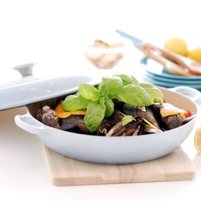 Mejillones al vapor aromatizados con albahaca y cítricos