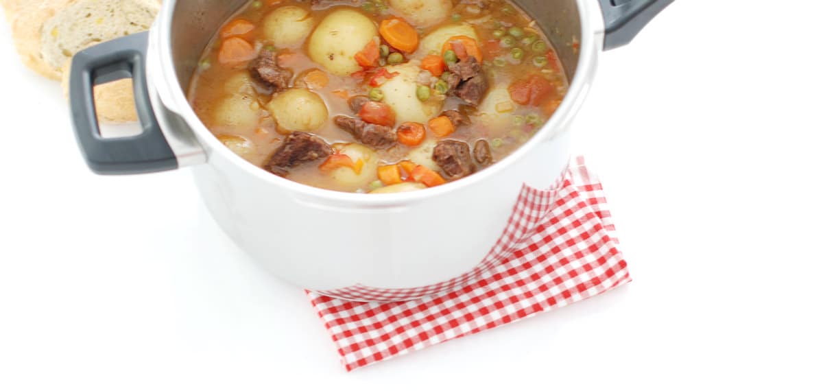 Guiso de ternera con patatas en olla rápida Guiso de ternera con patatas en olla rápida