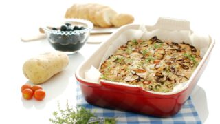 Focaccia di Nino con tomate, orégano y cebolleta