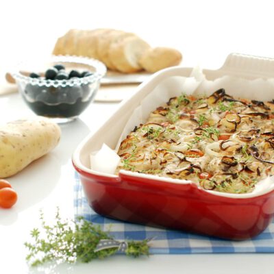 Focaccia di Nino con tomate, orégano y cebolleta