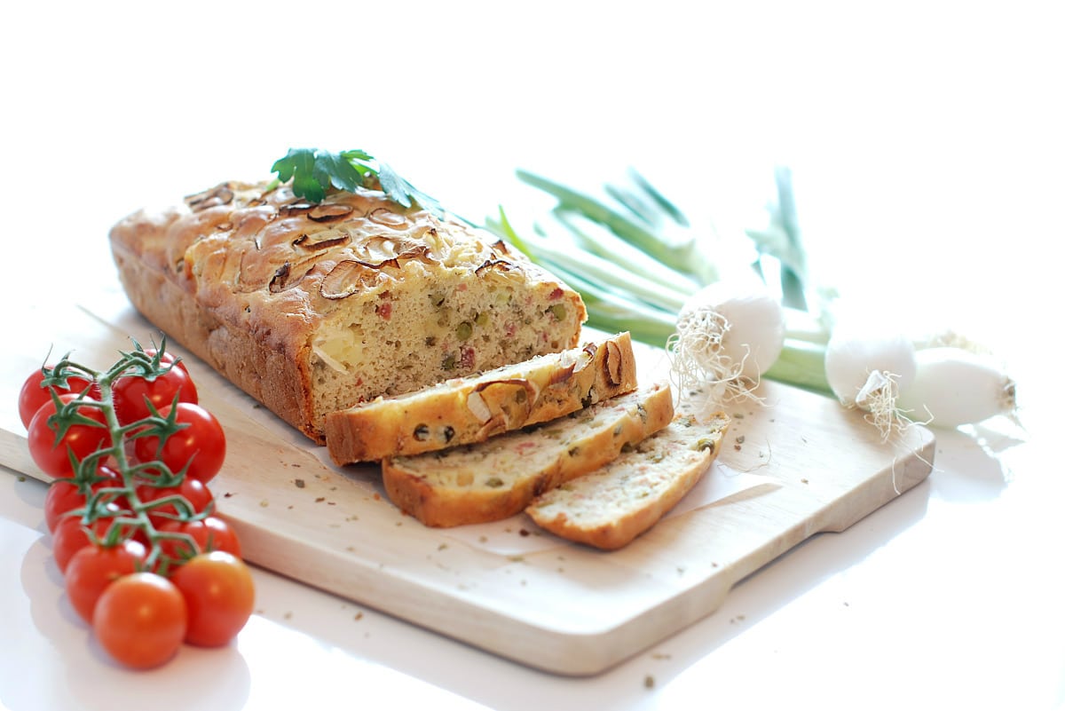 Pastel salado de jamón, queso y guisantes con Thermomix® Pastel salado de jamón, queso y guisantes con Thermomix®