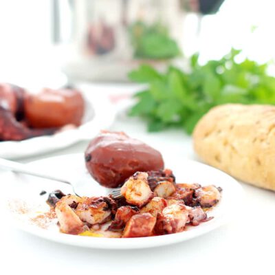 Pulpo en 8 minutos con patatas, en olla rápida