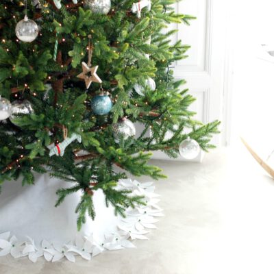 Alfombra de fieltro para el árbol navidad