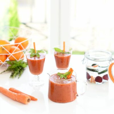 Zumo detox, protector. Con zanahoria, mango y picotas del Jerte