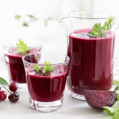 Zumo detox de picotas y remolacha