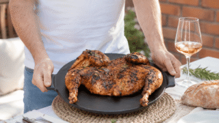 Pollo asado a la rana en barbacoa