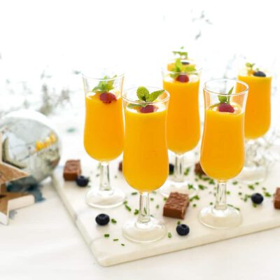 Sorbete de mango y naranja con un poco de ginebra
