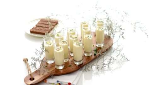 Crema tibia de espárragos con berberechos