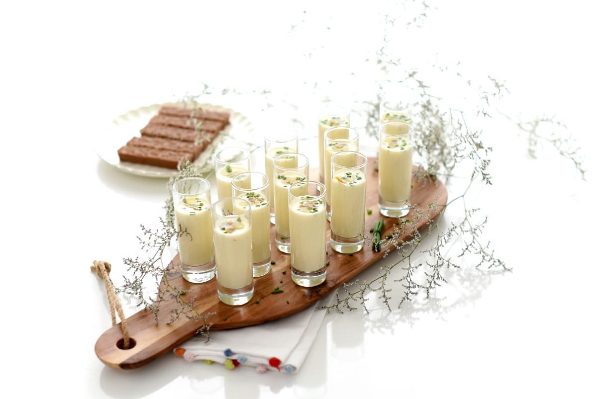 Crema tibia de espárragos con berberechos
