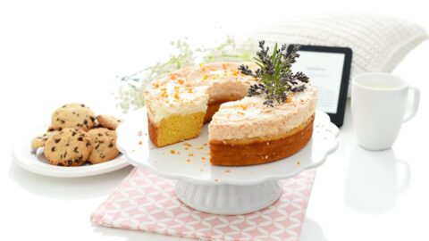 Bizcocho húmedo de naranja y merengue con coco en Thermomix®