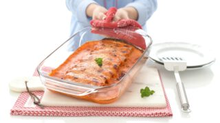 Canelones de pollo con salsa de piquillos en Thermomix®