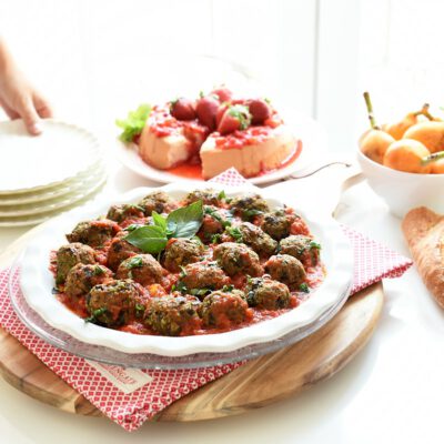 Albóndigas de berenjena con salsa de tomate