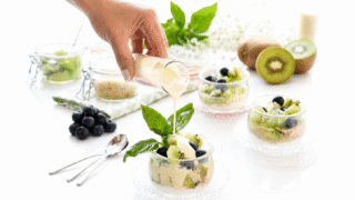 Kiwi con salsa de yogur y vainilla