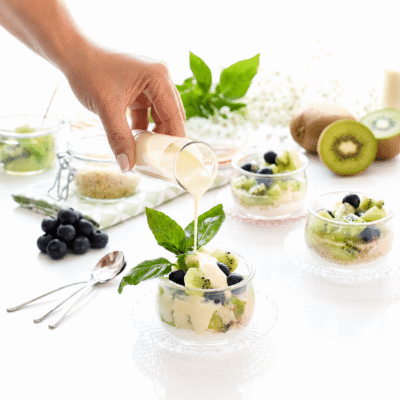 Kiwi con salsa de yogur y vainilla