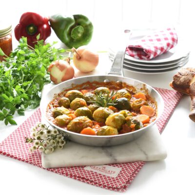 Coles de bruselas con pisto-