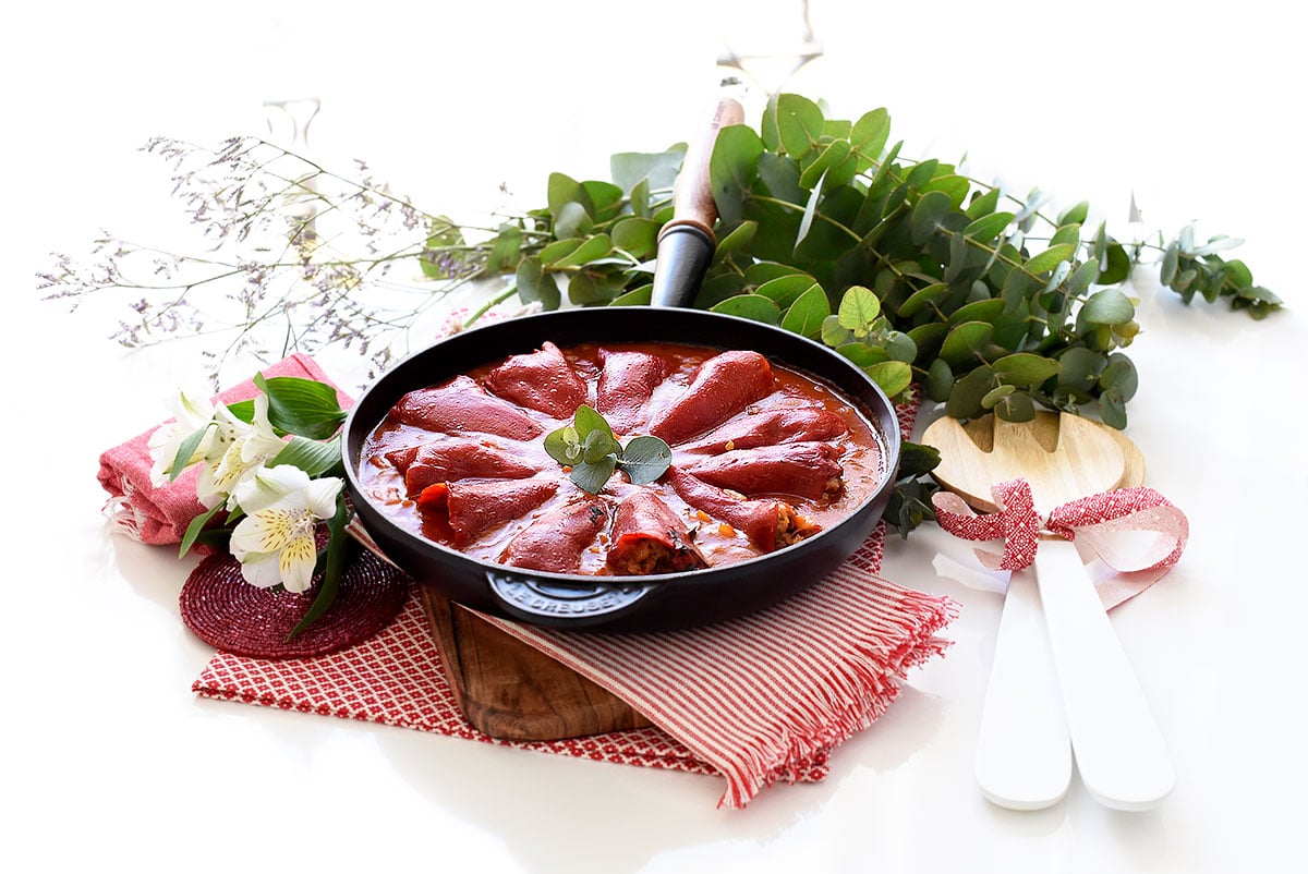 Pimientos del piquillo rellenos de carne y setas