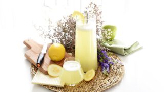 Agua de limón y jengibre