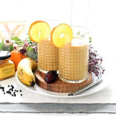 Smoothie de plátano y naranja con cúrcuma