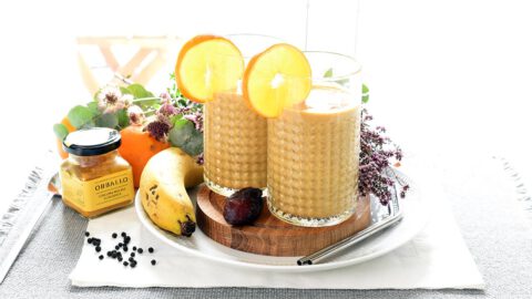 Smoothie de plátano y naranja con cúrcuma